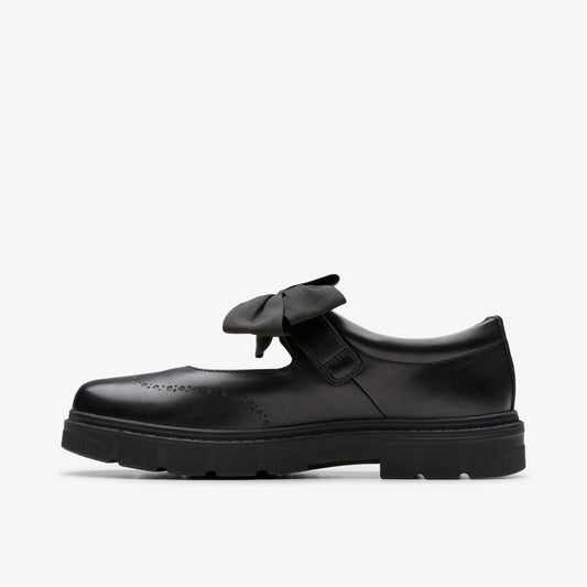 Lorcam Jane Youth Black Leather | Clarks for sale