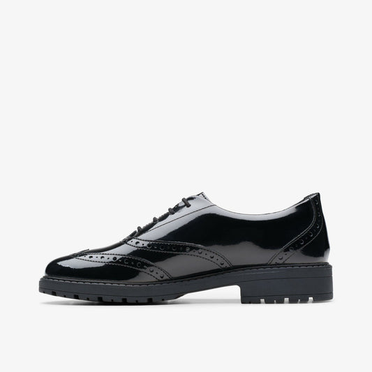 Loxham Brogue Youth Black Patent | Clarks online