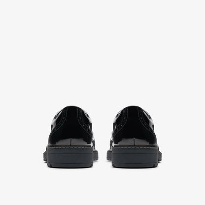 Loxham Brogue Youth Black Patent | Clarks online