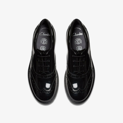 Loxham Brogue Youth Black Patent | Clarks online