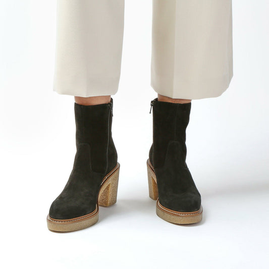 Colden Up Black Suede | Clarks on Sale