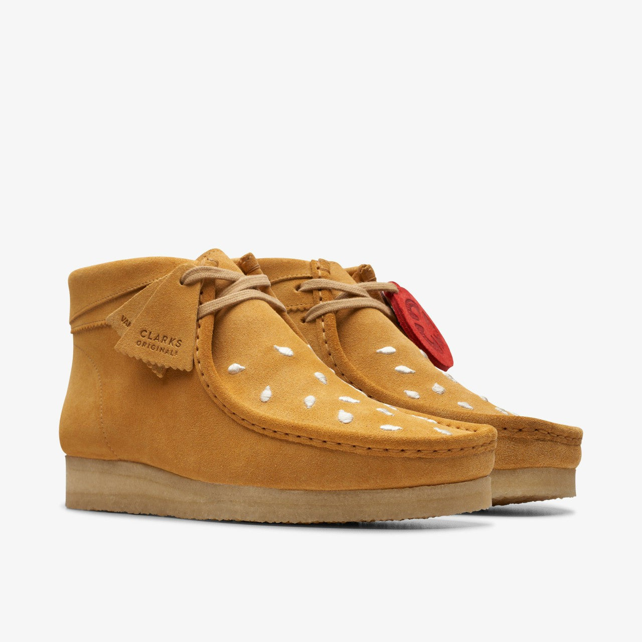 Wallabee Boot Tan Embroidery | Clarks online