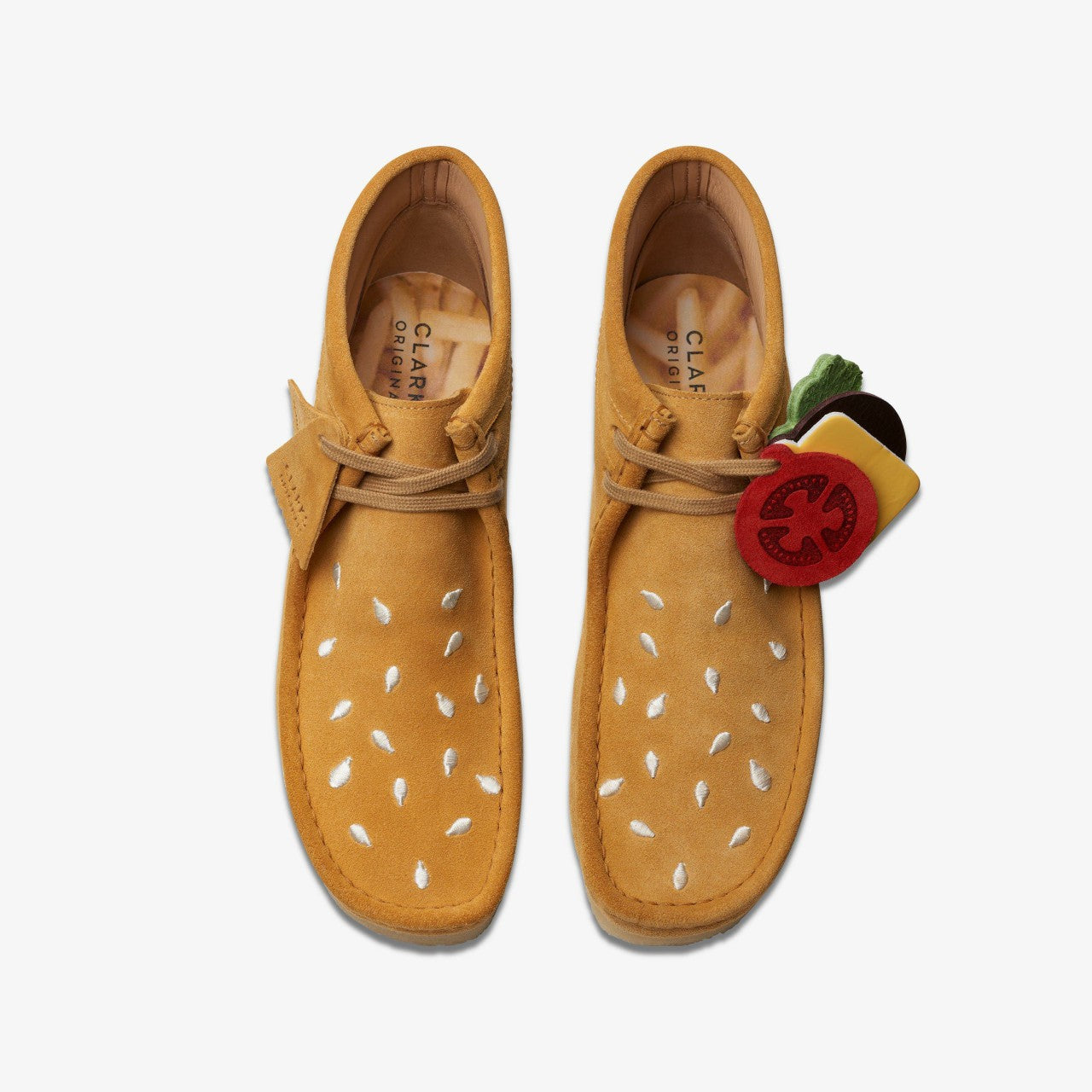Wallabee Boot Tan Embroidery | Clarks online