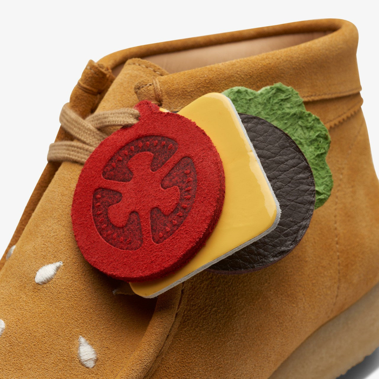 Wallabee Boot Tan Embroidery | Clarks online