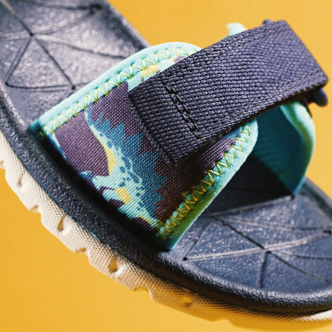 Surfing Tide Kid Navy | Clarks on Sale