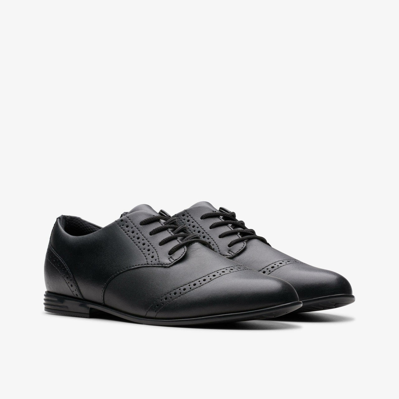 Finja Brogue Youth Black Leather | Clarks Sale