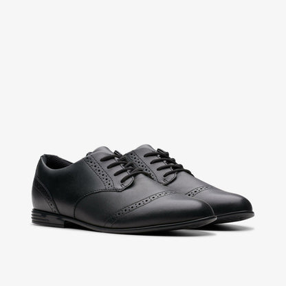 Finja Brogue Youth Black Leather | Clarks Sale
