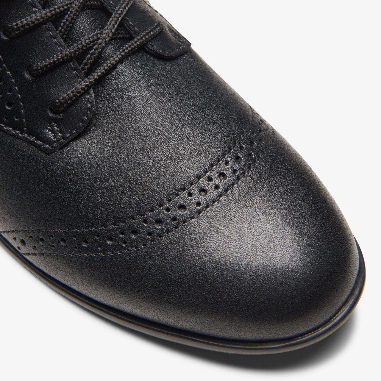 Finja Brogue Youth Black Leather | Clarks Sale