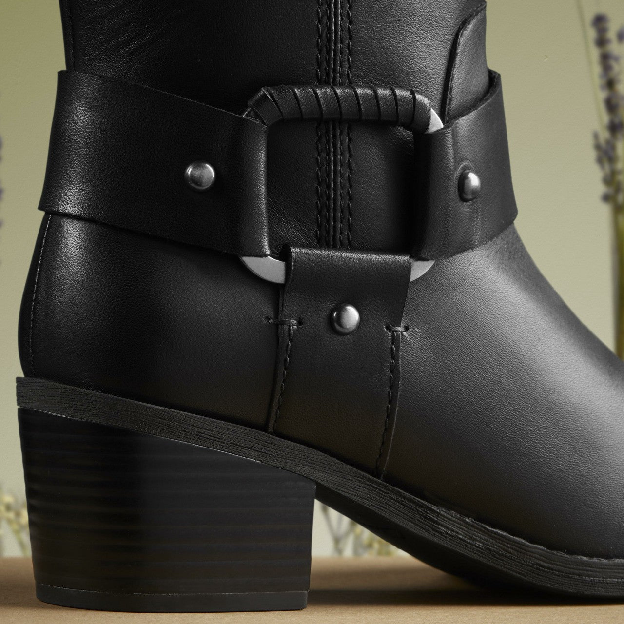 Morzine Rise Black Leather | Clarks for sale