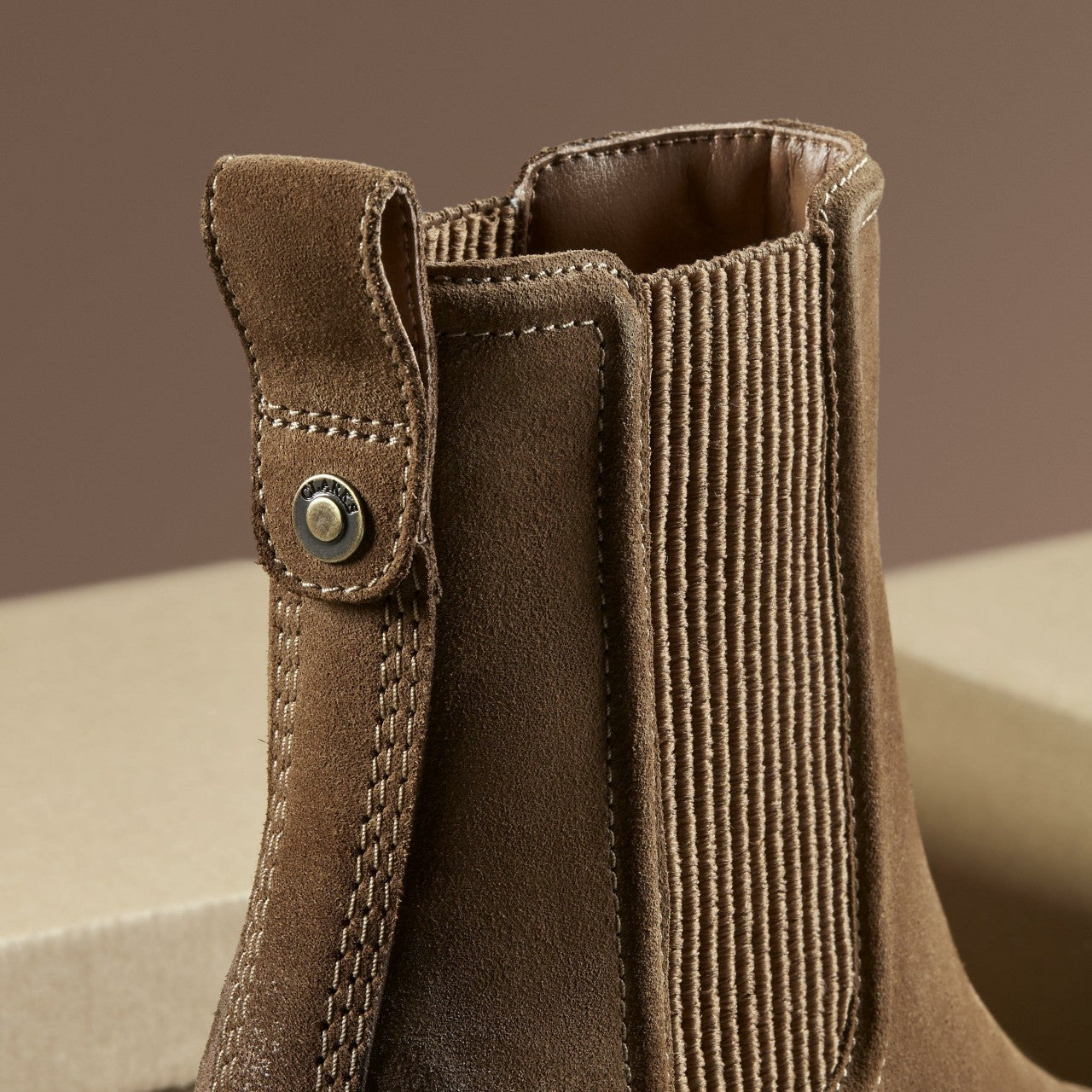 Chamberly Top Walnut Suede | Clarks outlet