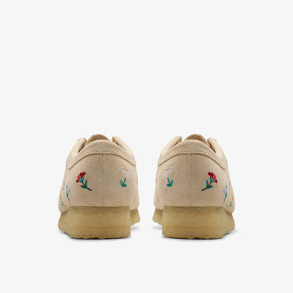 Wallabee Taupe Embroidery | Clarks online