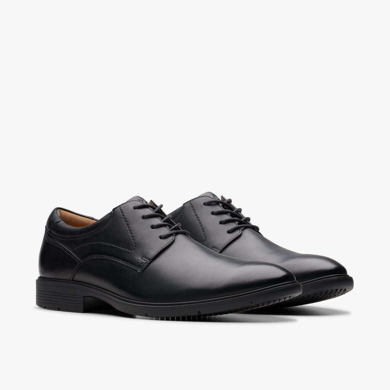Eldredge Plain Black Leather | Clarks Sale