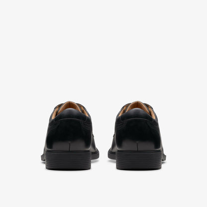 Eldredge Plain Black Leather | Clarks Sale