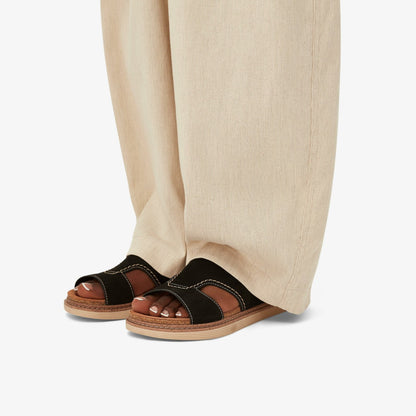 Arwell Walk Black Nubuck | Clarks on Sale