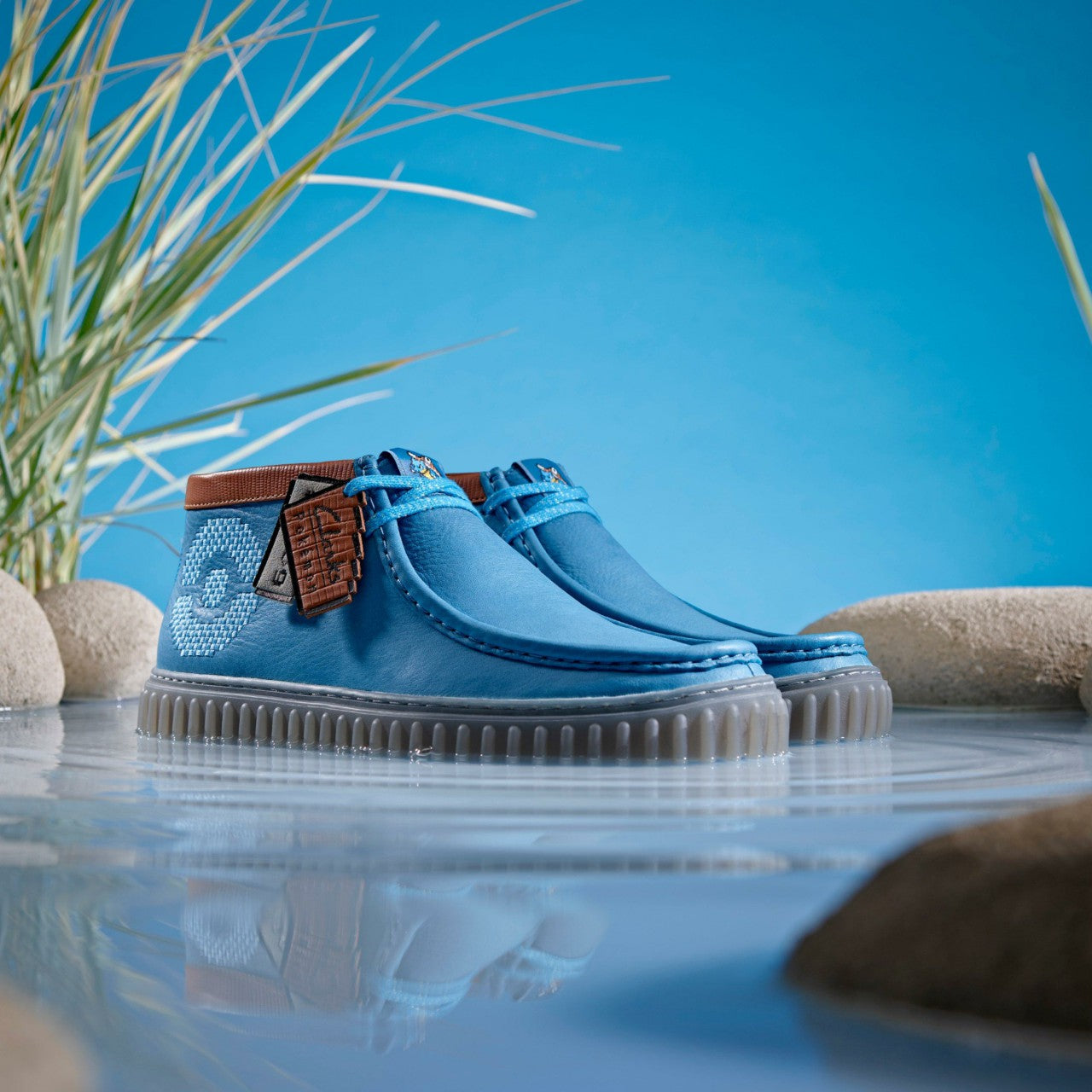 Torhill Explore Blue Leather | Clarks on Sale