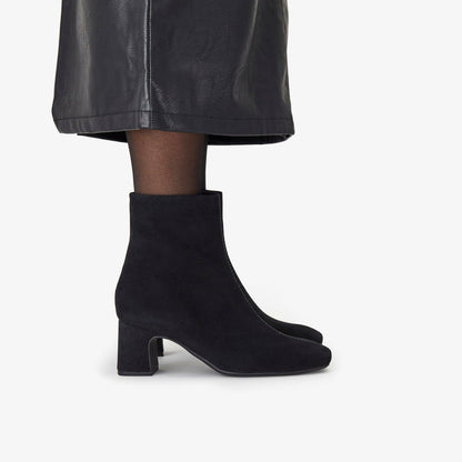 Fernie Zip Black Suede | Clarks outlet