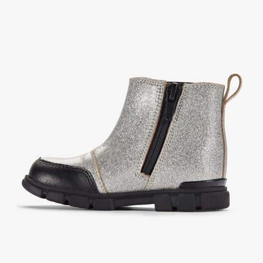 Evyn Chelsea Toddler Silver Patent | Clarks outlet