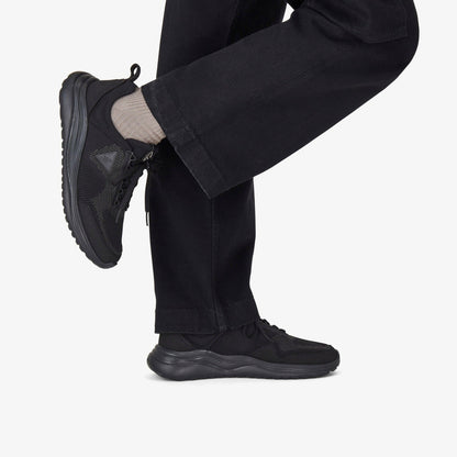 LT 360 Lo Black/Black | Clarks for sale