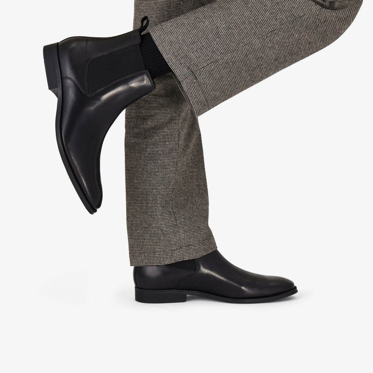 Paulton Easy Black Leather | Clarks on Sale