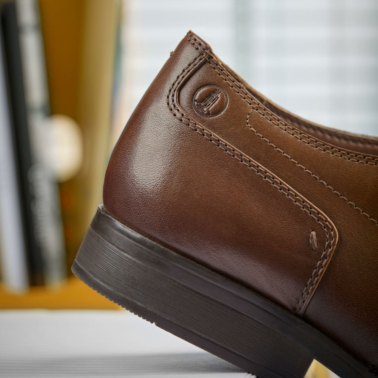 Paulton Lace Tan | Clarks outlet