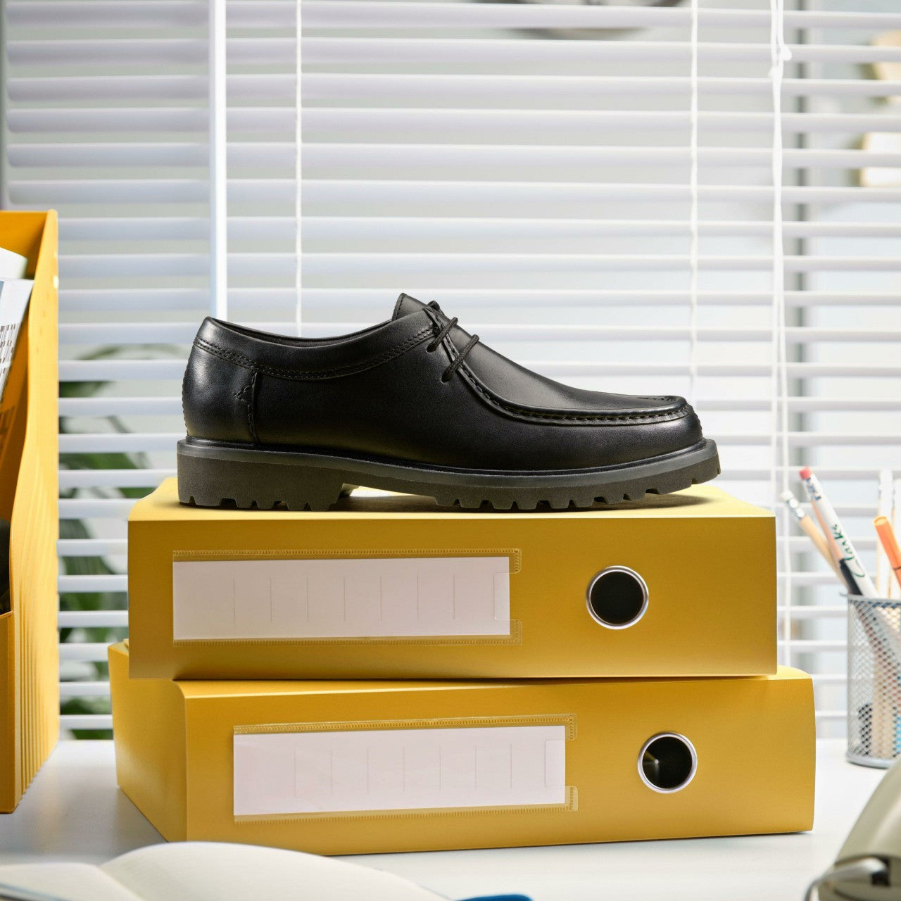 Berwick Seam Black Leather | Clarks for sale