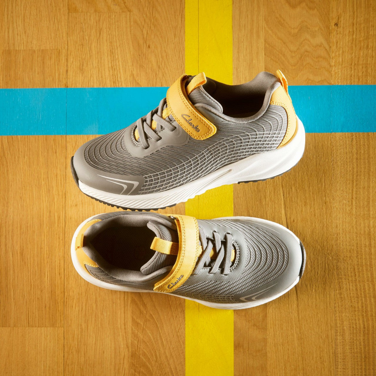 Deyes Dash Kid Grey Synthetic | Clarks Sale