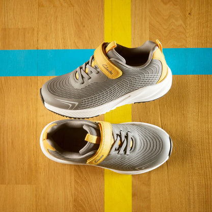 Deyes Dash Kid Grey Synthetic | Clarks Sale