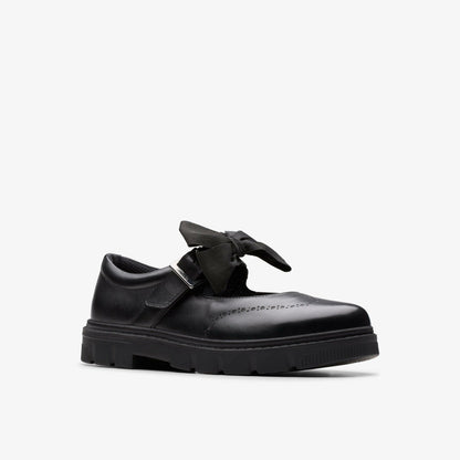 Lorcam Jane Youth Black Leather | Clarks for sale